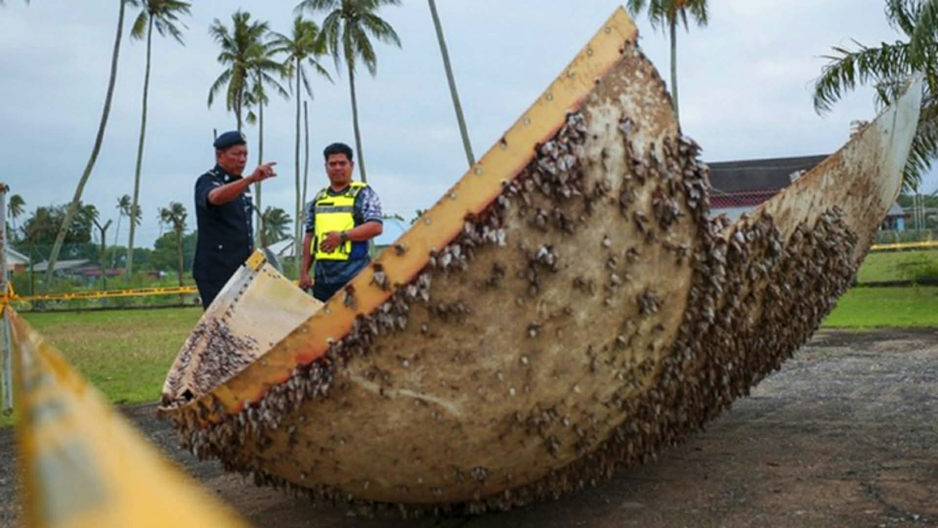 মালয়েশিয়ার পেকান উপকূলে রহস্যময় ‘মহাকাশ বস্তু’, জনমনে চাঞ্চল্য