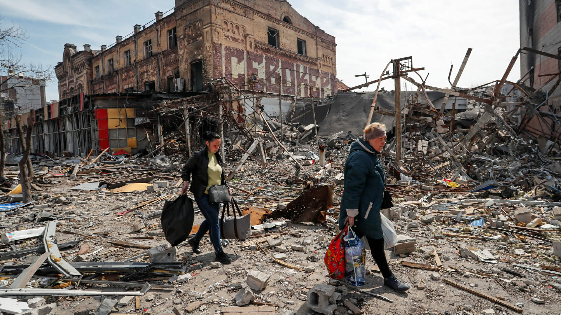 যুদ্ধ বন্ধে প্রথম বৈঠকে বসতে যাচ্ছে রাশিয়া, ইউক্রেন ও মার্কিন কর্মকর্তারা