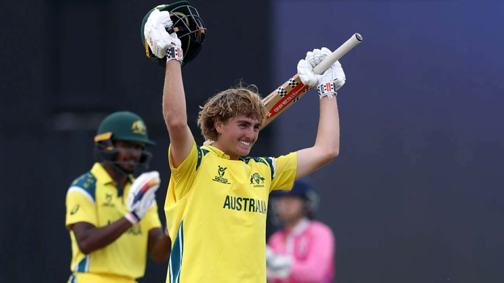 জাপানকে উড়িয়ে দেয়ার ম্যাচে অস্ট্রেলিয়ার ওপেনারের বিশ্বরেকর্ড