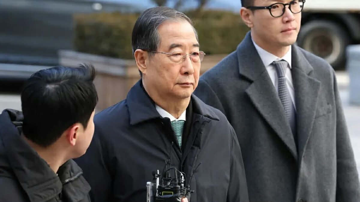 এবার দক্ষিণ কোরিয়ার সাবেক প্রধানমন্ত্রীর ২৩ বছরের কারাদণ্ড