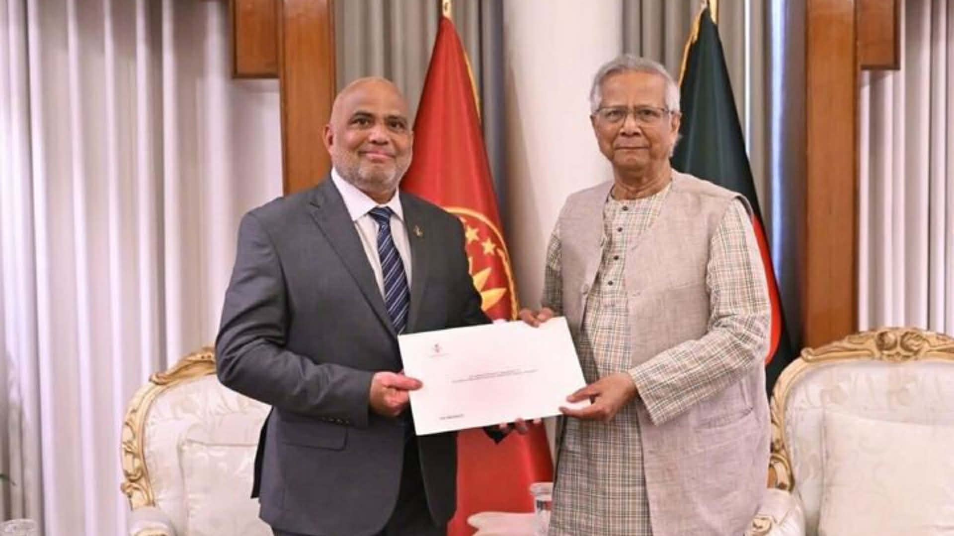 প্রধান উপদেষ্টার সঙ্গে মালদ্বীপের বিশেষ দূতের সৌজন্য সাক্ষাৎ