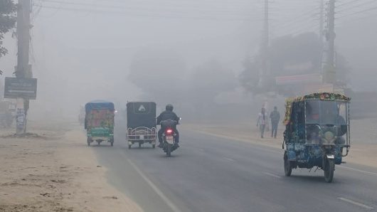 উত্তরের জনপদে শীতের দাপট, হাসপাতালের বারান্দায় মৃত্যু গুনছে মানুষ