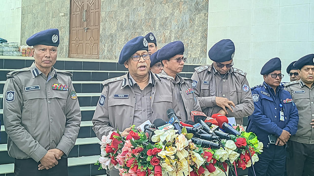 বিগত ১৫ বছরের দায় স্বীকার, পুলিশের শীর্ষে ‘গণবিরোধী কাজ করেছি’