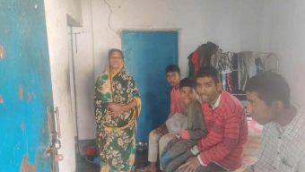 বোচাগঞ্জে ৫ প্রতিবন্ধী সন্তান খুব কষ্টে দিন কাটাচ্ছে।