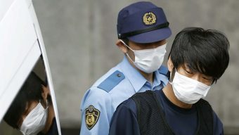 জাপানের সাবেক প্রধানমন্ত্রী শিনজো আবেকে হত্যাকারীর যাবজ্জীবন কারাদণ্ড