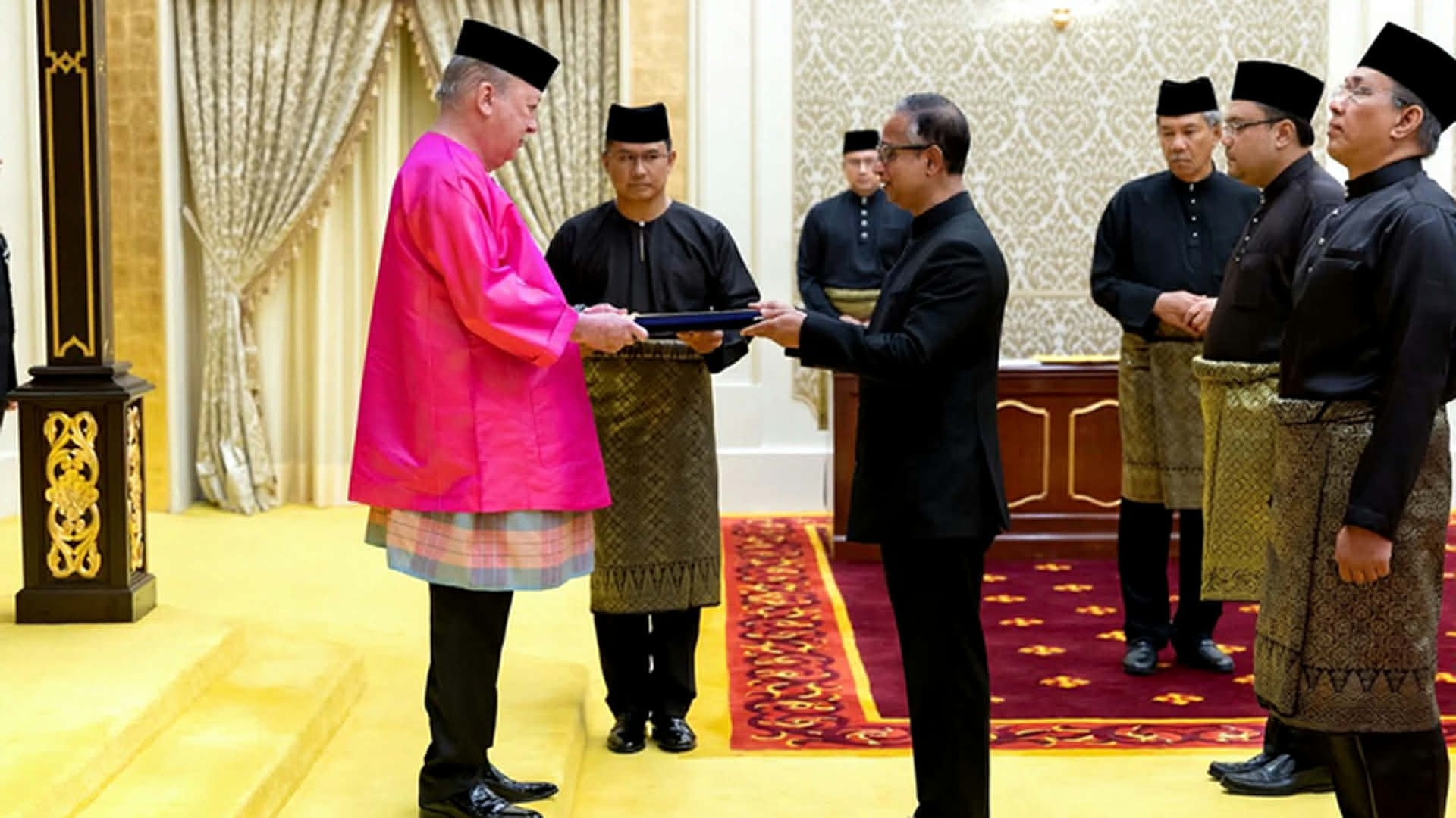 মালয়েশিয়ার রাজার কাছে বাংলাদেশের নতুন রাষ্ট্রদূতের পরিচয়পত্র পেশ