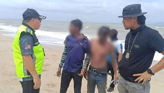 মালয়েশিয়া ইমিগ্রেশন কর্মকর্তাদের ভয়ে সমুদ্রে ঝাঁপ দুই বাংলাদেশির