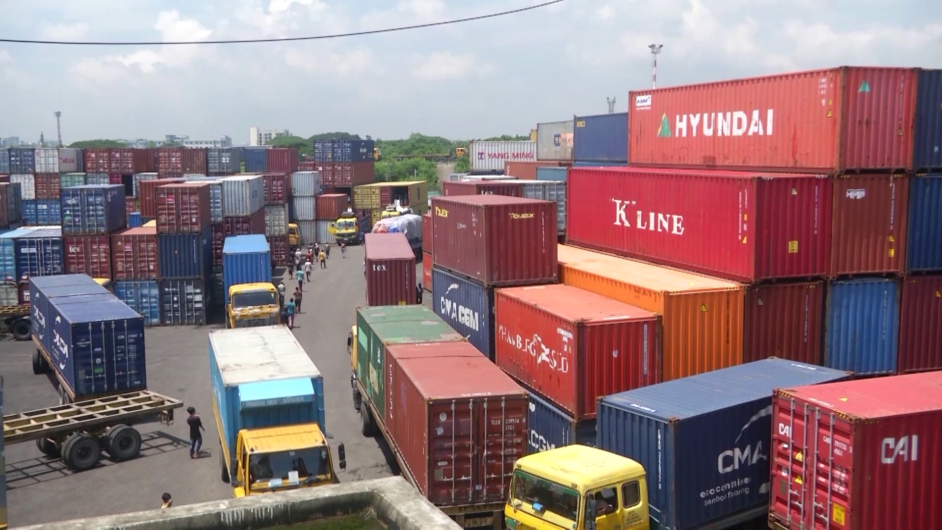 রফতানি: আশার আলো জাগাচ্ছে আলোচনার বাইরে থাকা বেশ কিছু পণ্য।