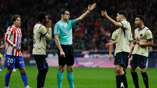 রেফারির বিরুদ্ধে কড়া অবস্থান নিল বার্সেলোনা।