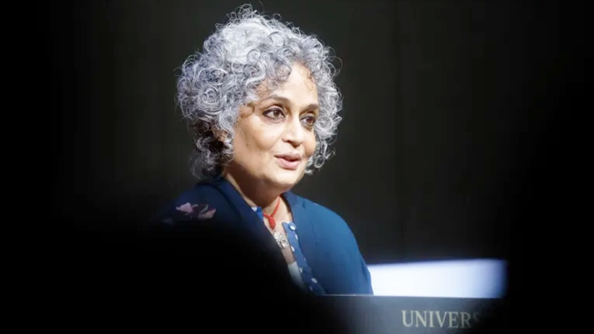 গাজা নিয়ে বিতর্কিত মন্তব্য, বার্লিন চলচ্চিত্র উৎসব বর্জনের ঘোষণা অরুন্ধতী রায়ের।