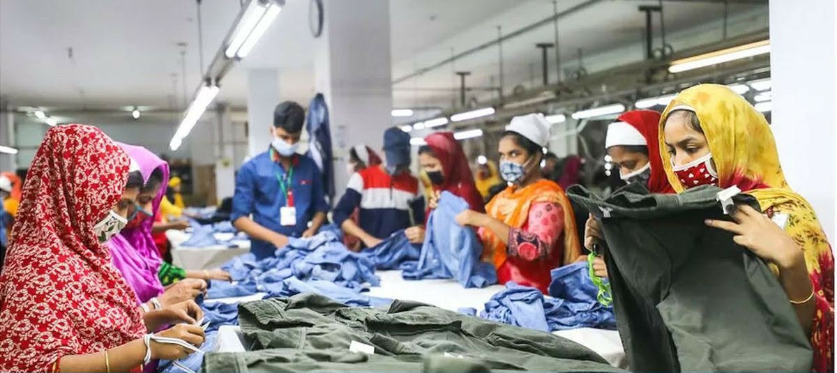 একটি প্রজ্ঞাপন, বহু প্রত্যাশা: ঈদ বোনাসের অন্তরালের গল্প