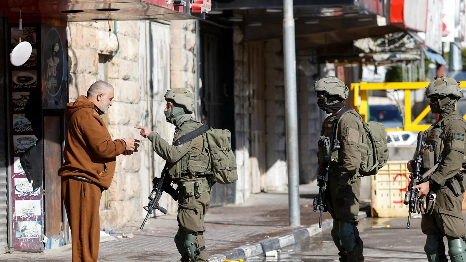 ৫০ হাজারের বেশি ইসরাইলি সেনার বিদেশি নাগরিকত্ব রয়েছে।