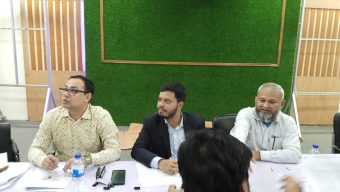 আশুগঞ্জ উপজেলা ভোট কে‌ন্দ্রে নির্বাচনী সরঞ্জাম বিতরণ।