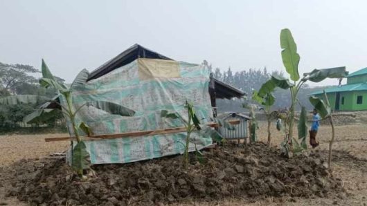 আদালতের নিষেধাজ্ঞা অমান্য করে মনপুরায় রাতের আঁধারে ঘর নির্মাণের অভিযোগ