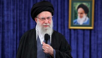 সুরক্ষিত ভবনে খামেনিকে কীভাবে হত্যা করা হলো?