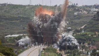 লেবাননের কাসমিয়া সেতু গুঁড়িয়ে দিলো ইসরাইল, মানবিক বিপর্যয়ের আশঙ্কা।