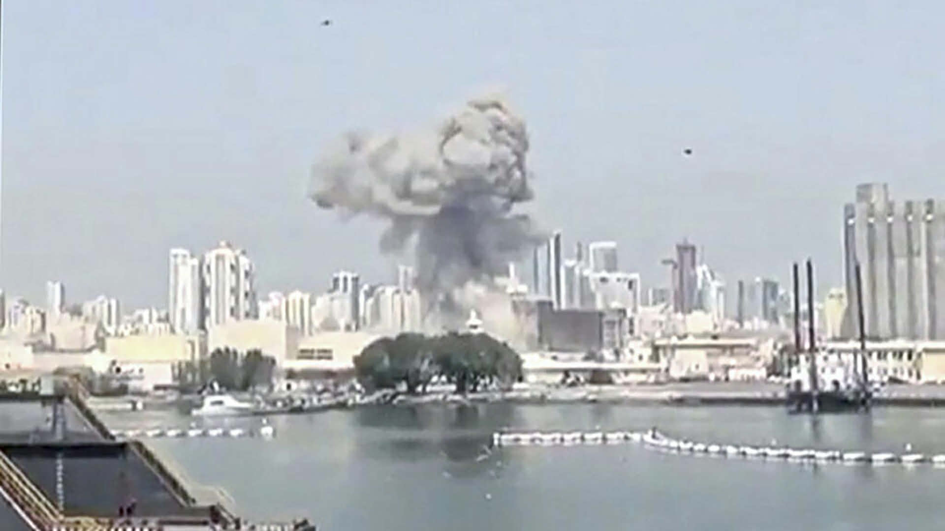 বাহরাইনে ইরানের হামলায় মার্কিন বিমান ঘাঁটি ধ্বংস।