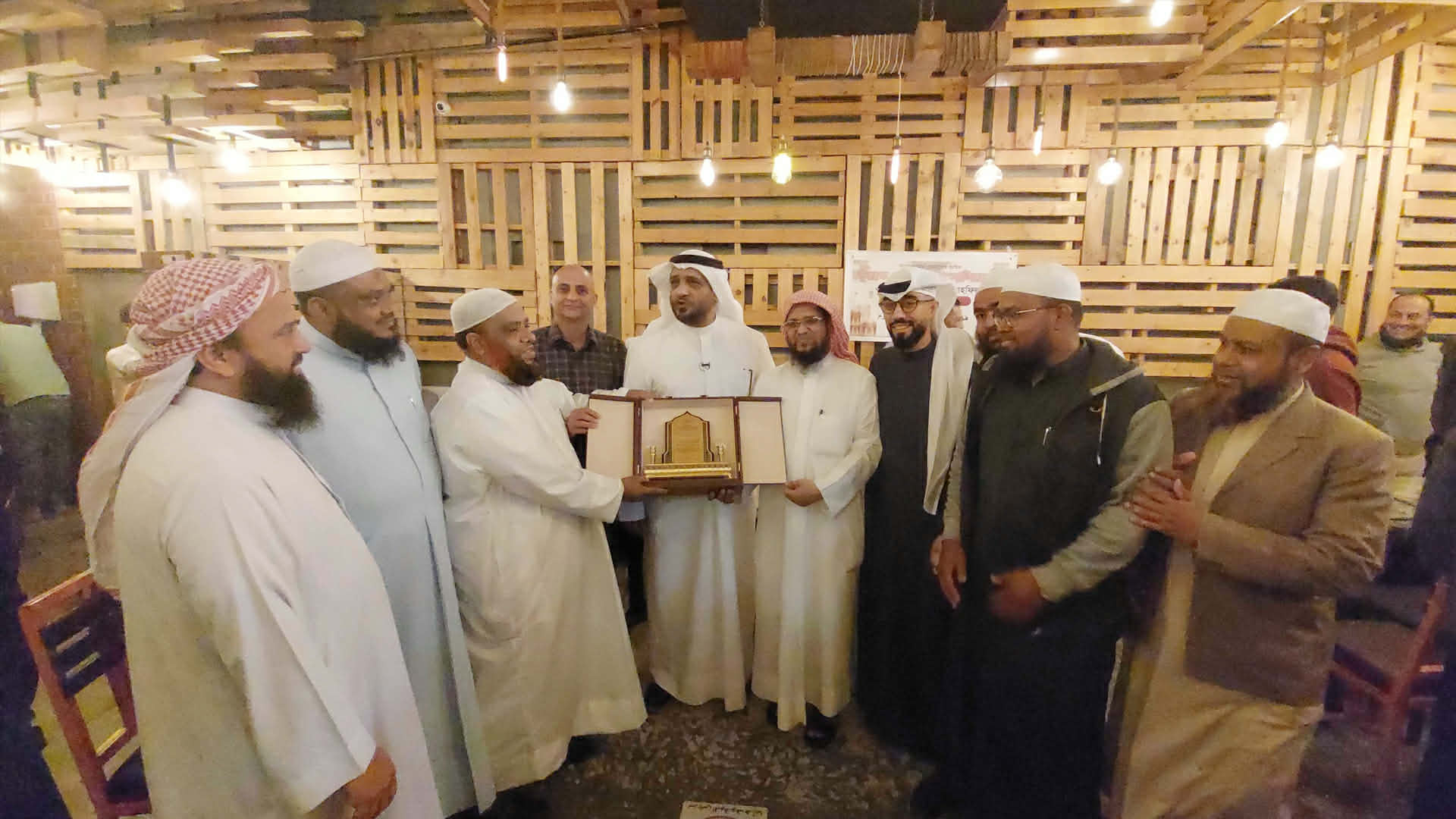 কুয়েতে ওমরাহ সেবায় বিশেষ সম্মাননা পেলেন চার বাংলাদেশি উদ্যোক্তা