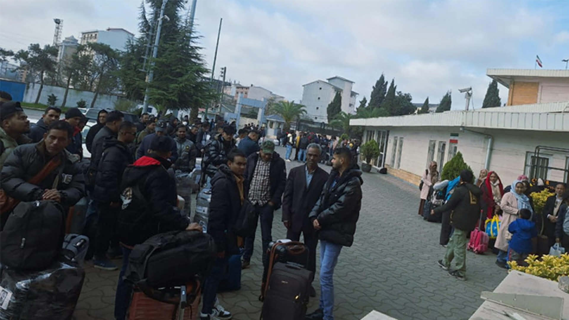 ইরান থেকে চার্টার্ড ফ্লাইটে ফিরছেন ২৮০ বাংলাদেশি।