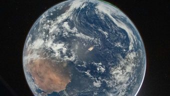 মহাকাশ থেকে তোলা পৃথিবীর ছবি পাঠালেন আর্টেমিস-২-এর নভোচারীরা